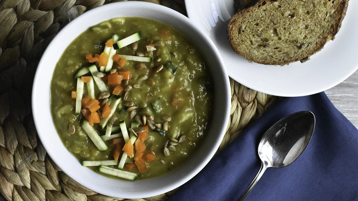 Zucchini curry soup with mix 16x9.jpg