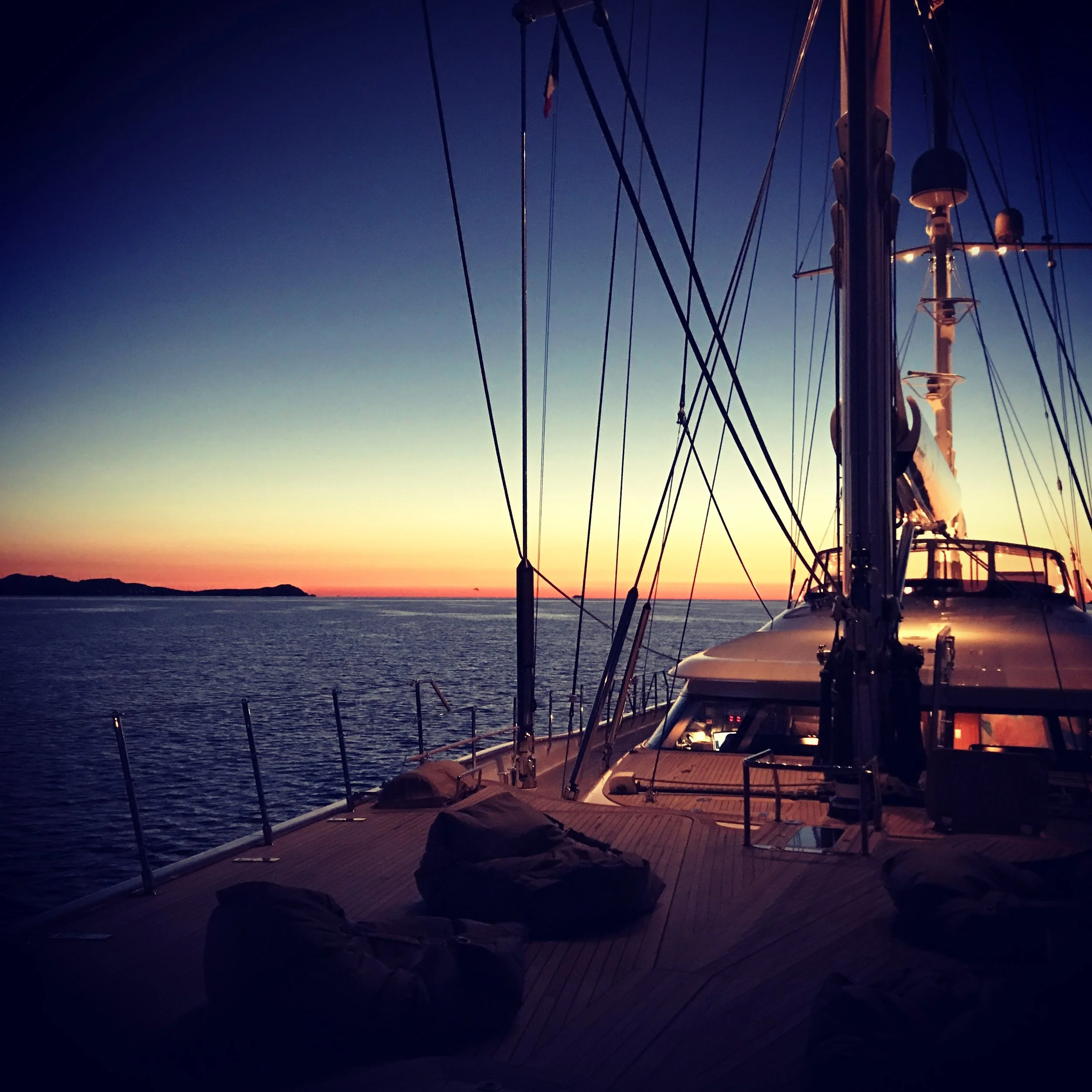 Photo by Hugo Night Manager Thomas