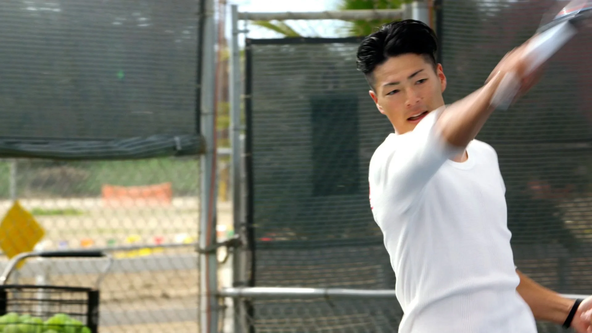 11_tennis_15sec.mov.00_00_04_15.Still009.jpg