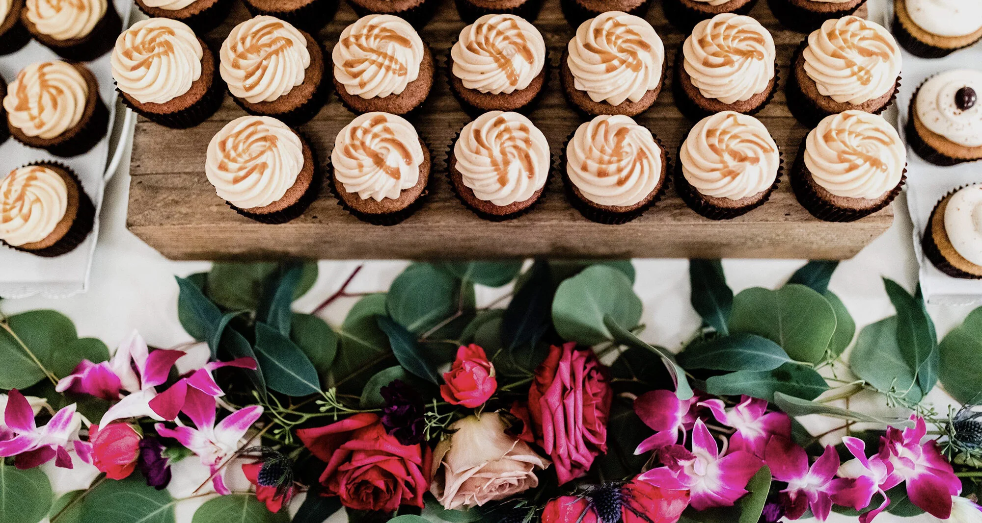 Wedding Cakes & Desserts