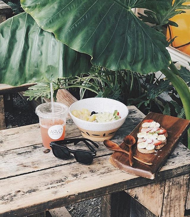 Saturday bowl&rsquo;a goodie vibes @a_r_v_o
.
.
📸: @lillianminch .
.
.
.
.
.
#pottery #ceramics #ceramicart #potterystudio #wheelthrowing #art #handthrown #artist #interiordesign #makersmovement #sanfrancisco #handmade #instapottery #makers #modernc