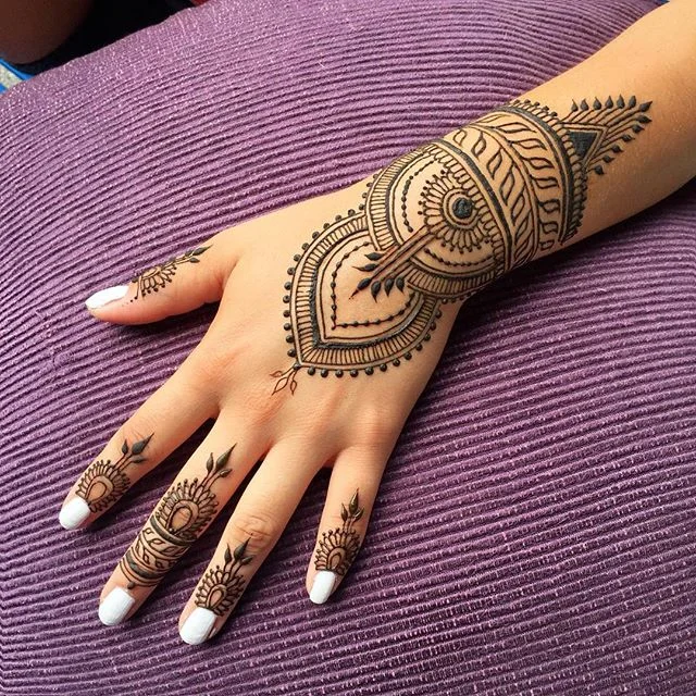 simply elegant bridal henna