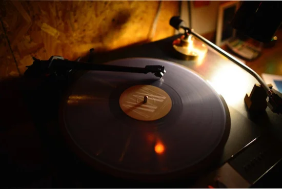 DeVore's modified Gerrard 401 turntable