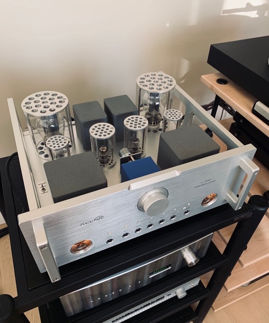 Top view with Allnic’s proprietary Permalloy transformers and tubes in their chimneys.