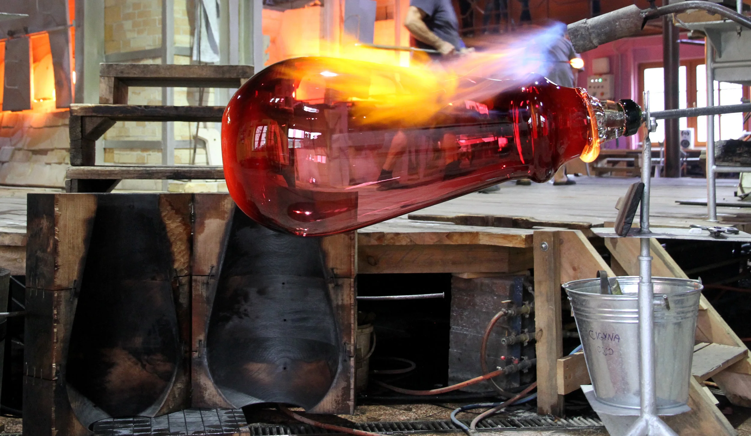Scarabee firing with mold close up.jpg