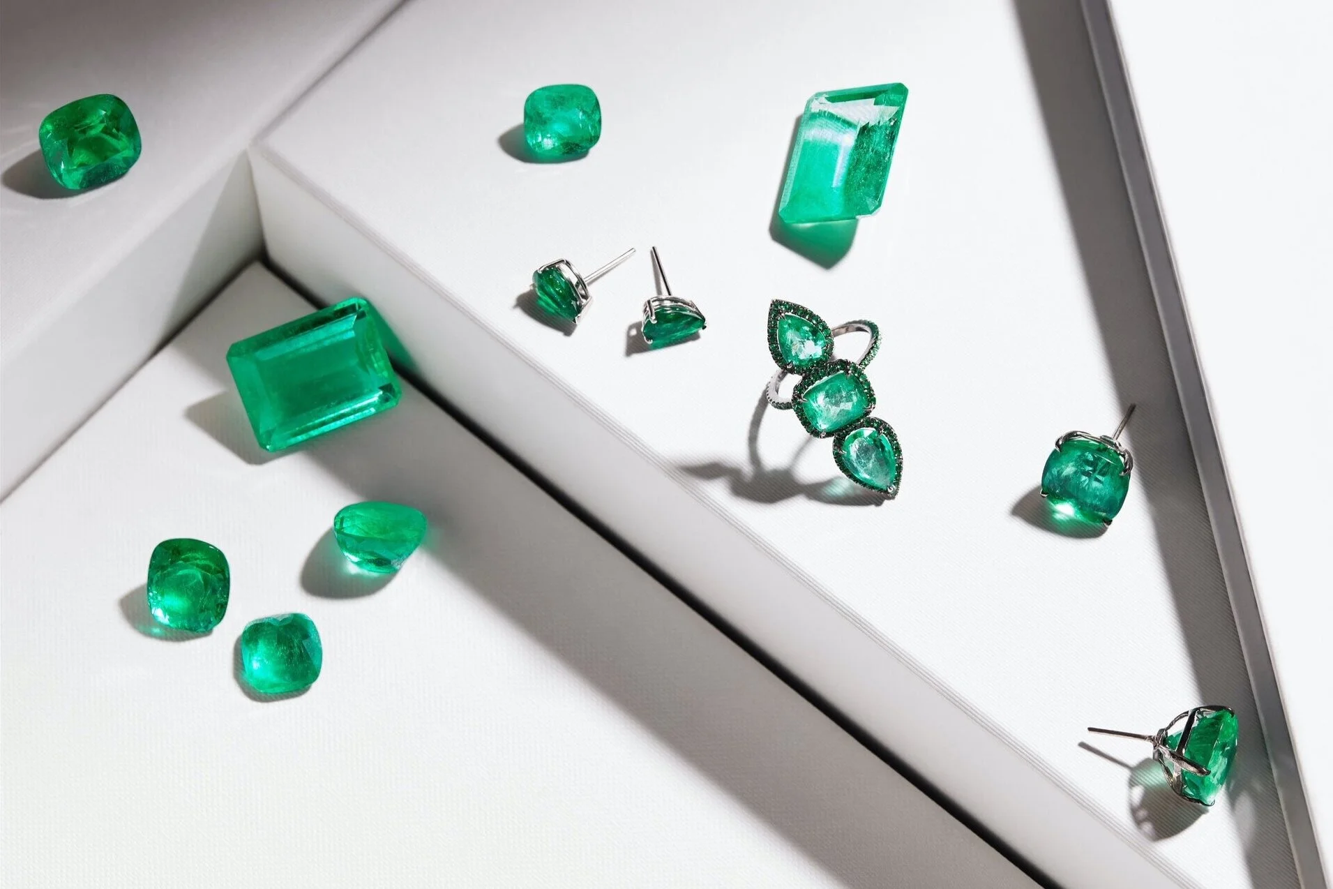 EMERALDS_W_173.jpg