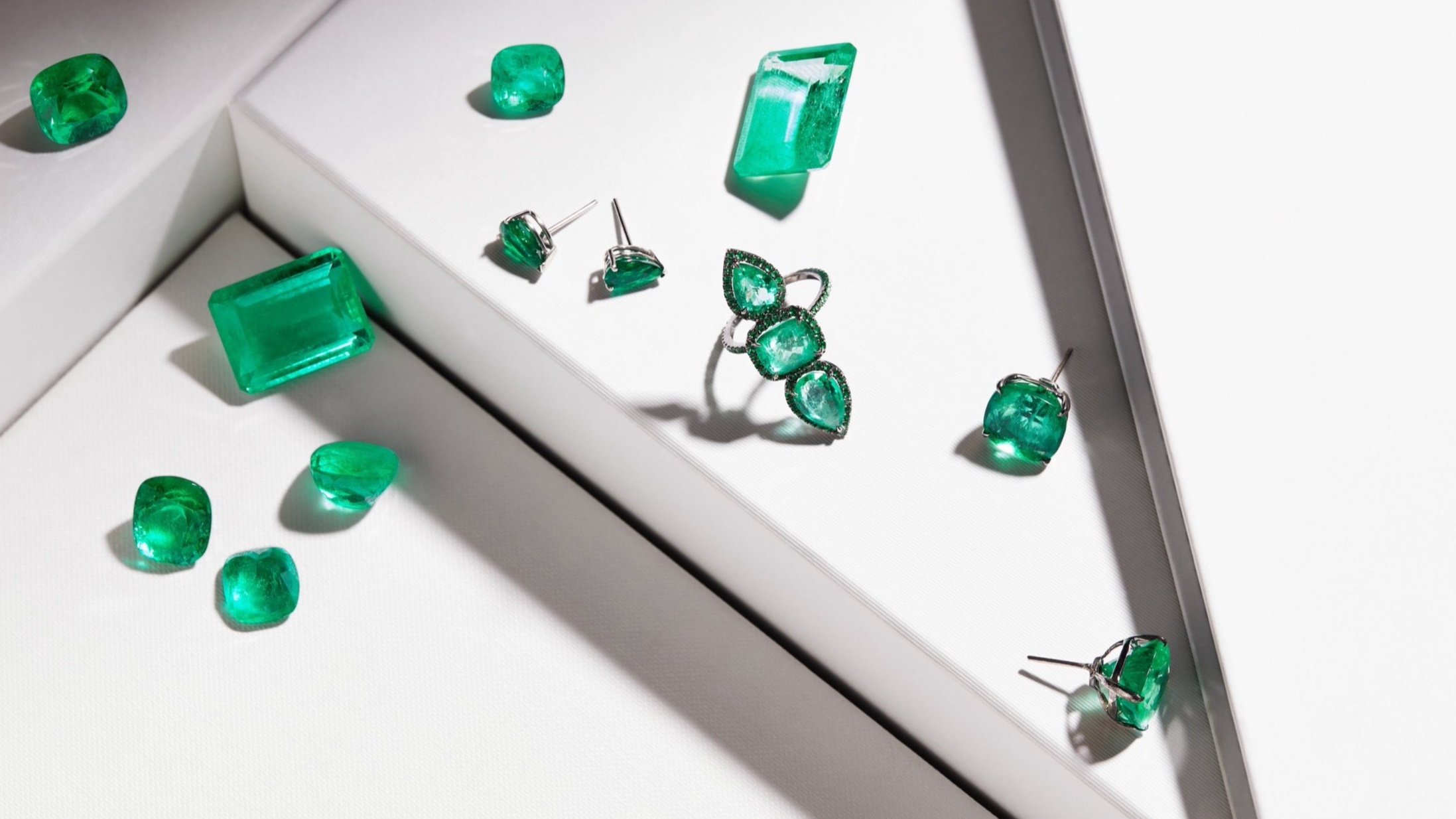 EMERALDS_W_173.jpg