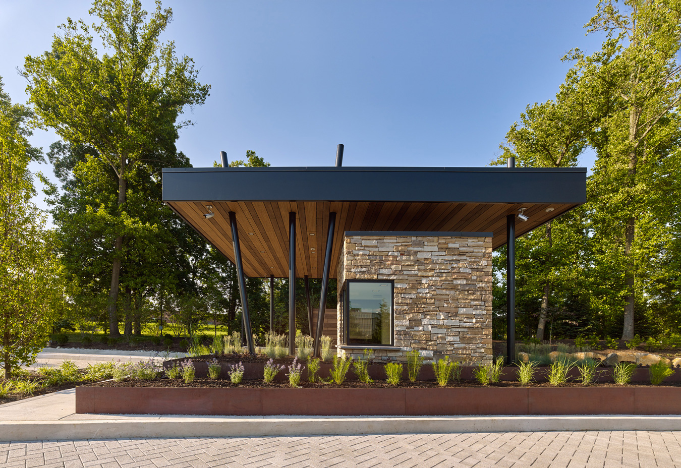 QVC-StudioParkGateway-04.jpg