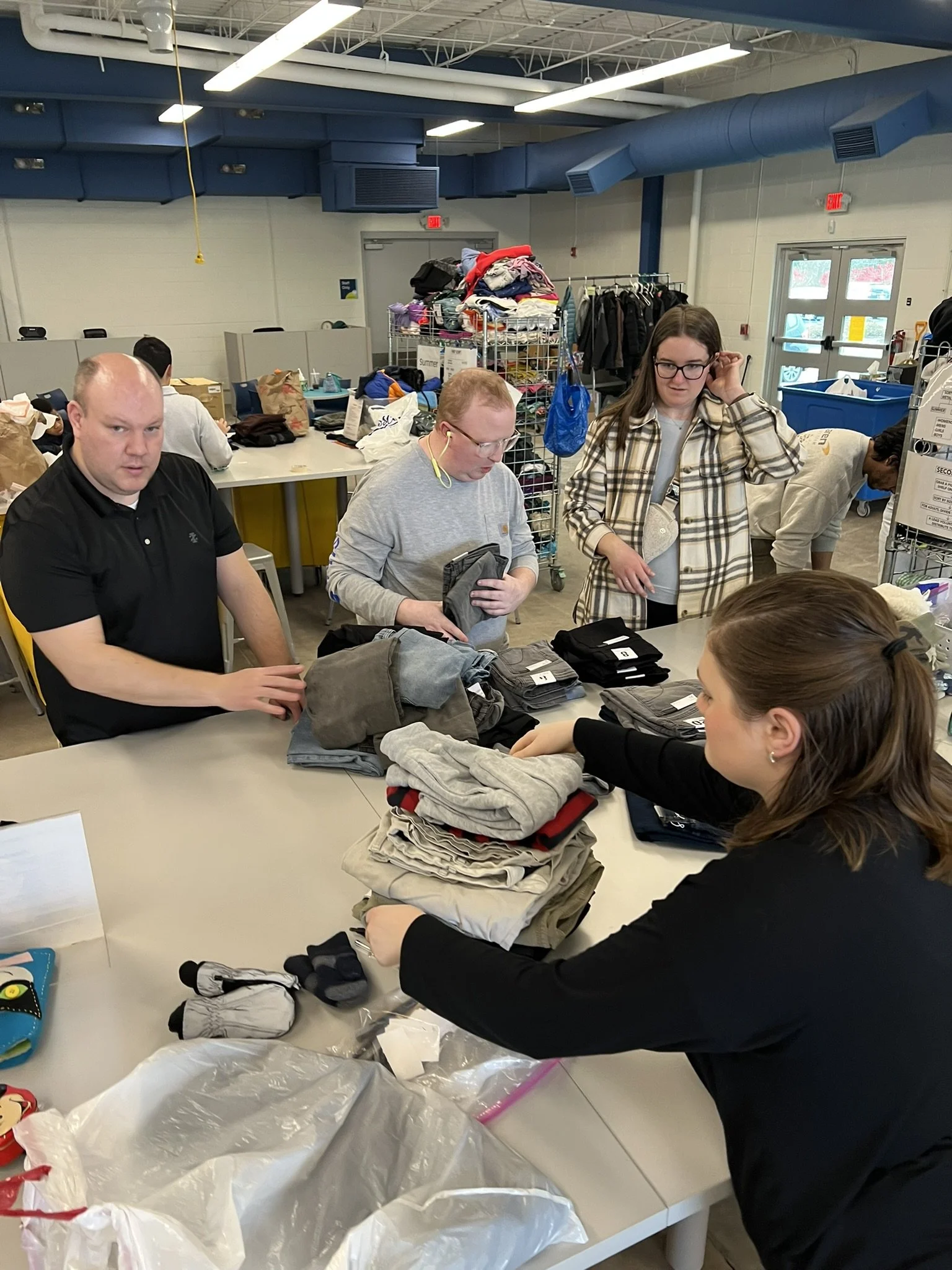 VOLUNTEER DAY AT MITZVAH CIRCLE