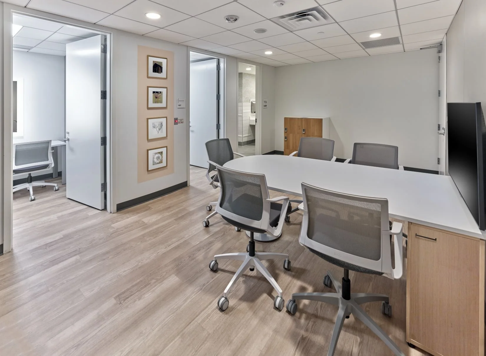 QVC HostLounge 01Retouched web.jpg