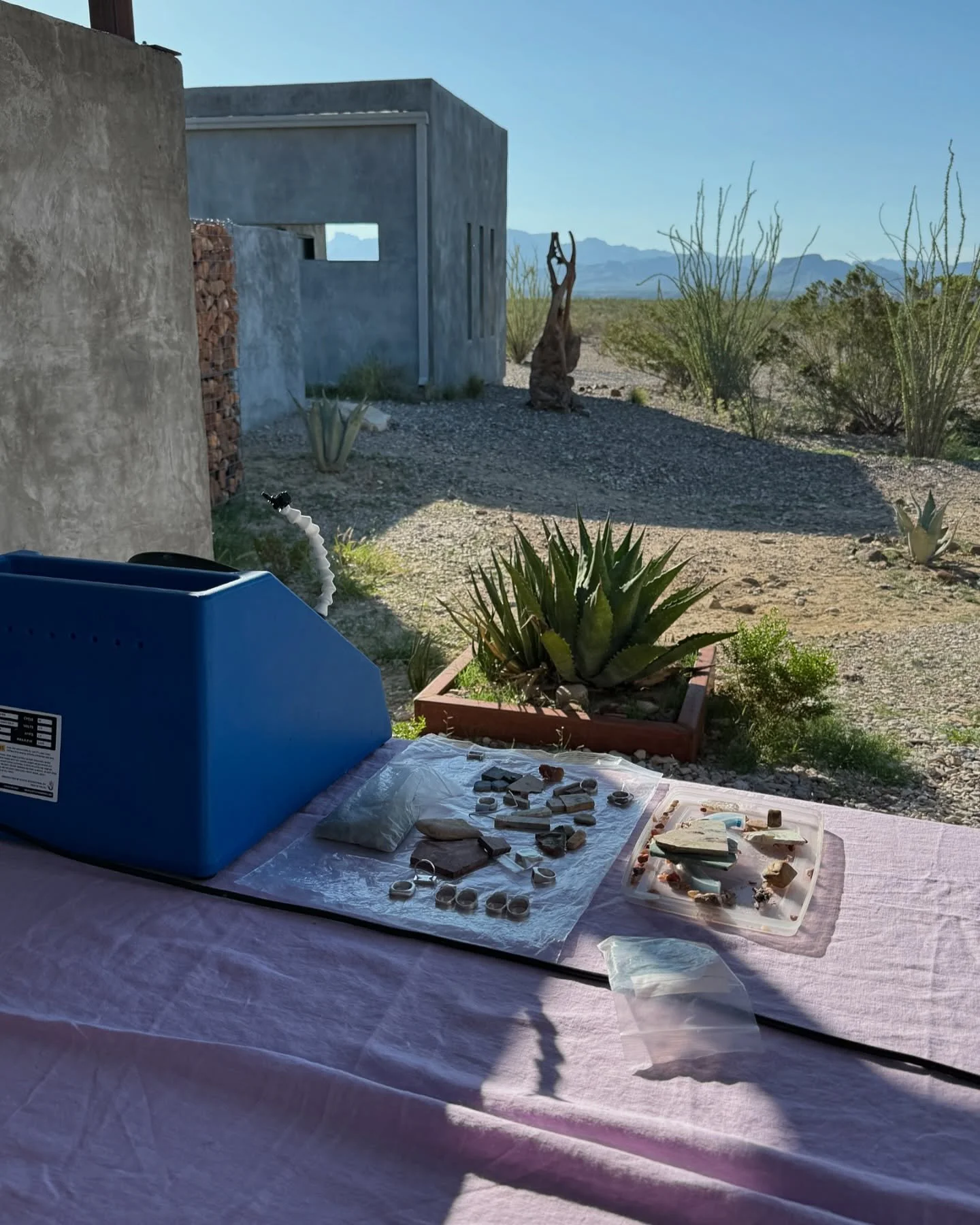 In Terlingua, TX for my first artist residency 🥹. Thank you @willowhouse_ for this experience. Feeling so grateful to be in this beautiful land with this lovely group of talented creatives. 

It&rsquo;s going to be hard topping this workspace 💘