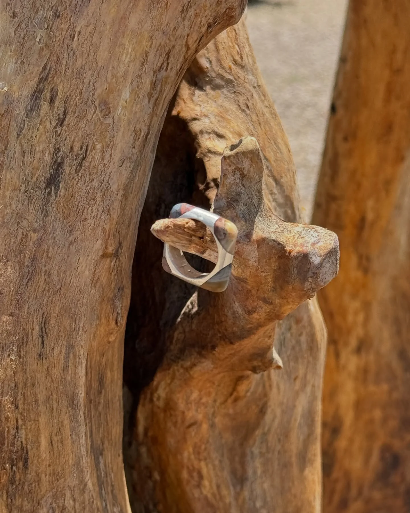 A mix of jaspers &amp; agates &mdash; swipe for an unexpected shadow 🙃