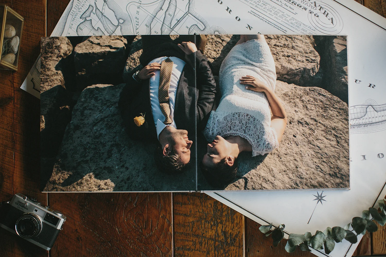 album-designer-toronto-design-work-wedding-album-custom-and-affordable-linen-fine-art-album-layflat-layout-designs-for-photos-minimalist-beautiful-toronto-wedding-photographer-ryanne-hollies-easy-affordable.jpg