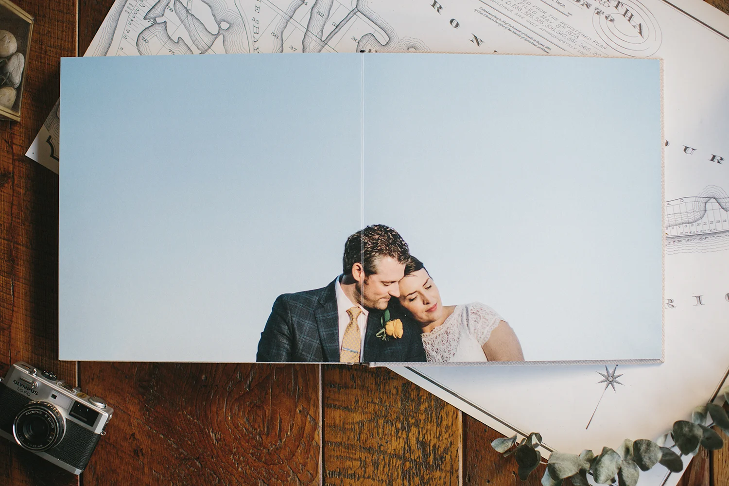 album-designer-toronto-design-work-wedding-album-custom-and-affordable-linen-fine-art-album-layflat-layout-designs-minimalist-beautiful-and-simple.jpg
