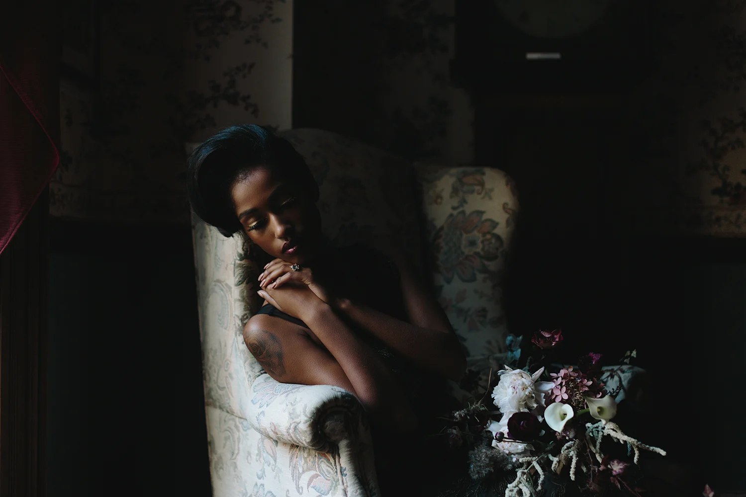 ryanne-hollies-photography-campbell-house-stylized-shoot-stairwell0wallpaper-editorial-high-fashion-portrait-vintage-bride-timeless-old-school-chair-hair-details-puzzle-creations-florals-hunt-and-gather.jpg