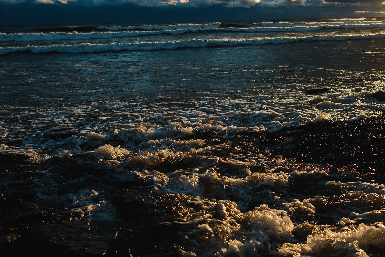 Prince-Edward-County-Wedding-Photographer-Drake-Hotel-Elopement-Venue-Sunset-Portraits-Golden-Hour-Light-Lake-Ontario-Golden-Light.-on-water.jpg