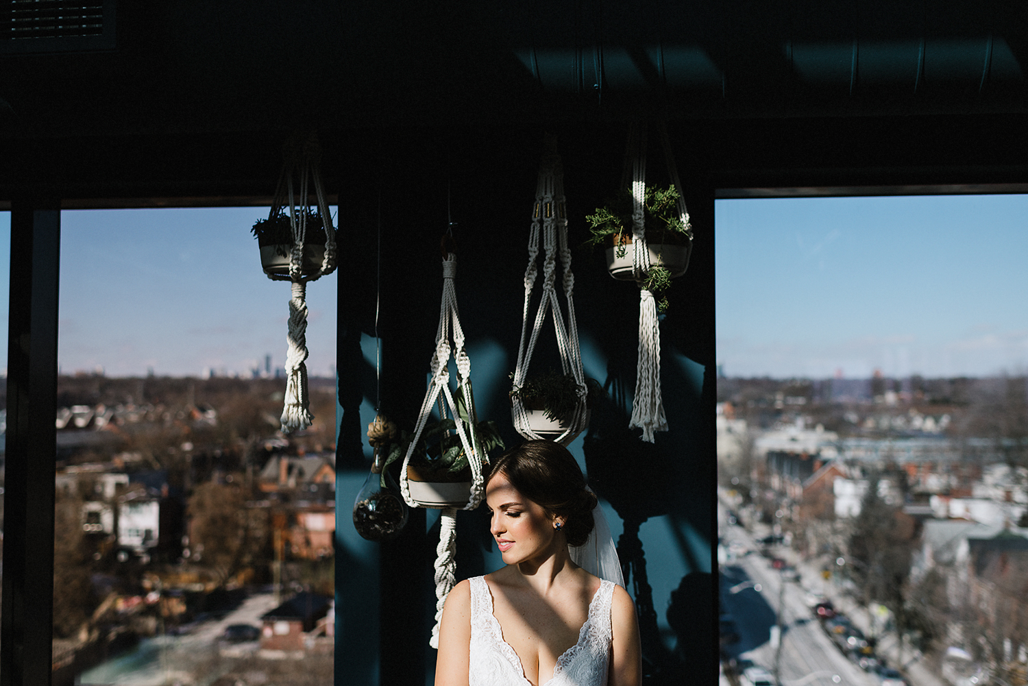 39-broadview-hotel-real-wedding-in-downtown-toronto-best-venues-broadview-hotel-wedding-photos-analog-wedding-photography-36.jpg