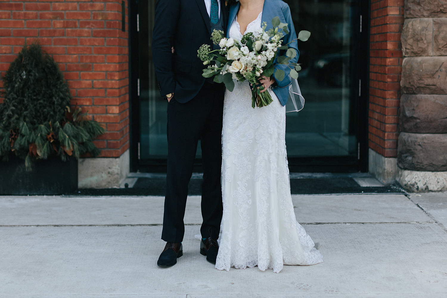49-13-broadview-hotel-real-wedding-in-downtown-toronto-floral-bouquets.jpg