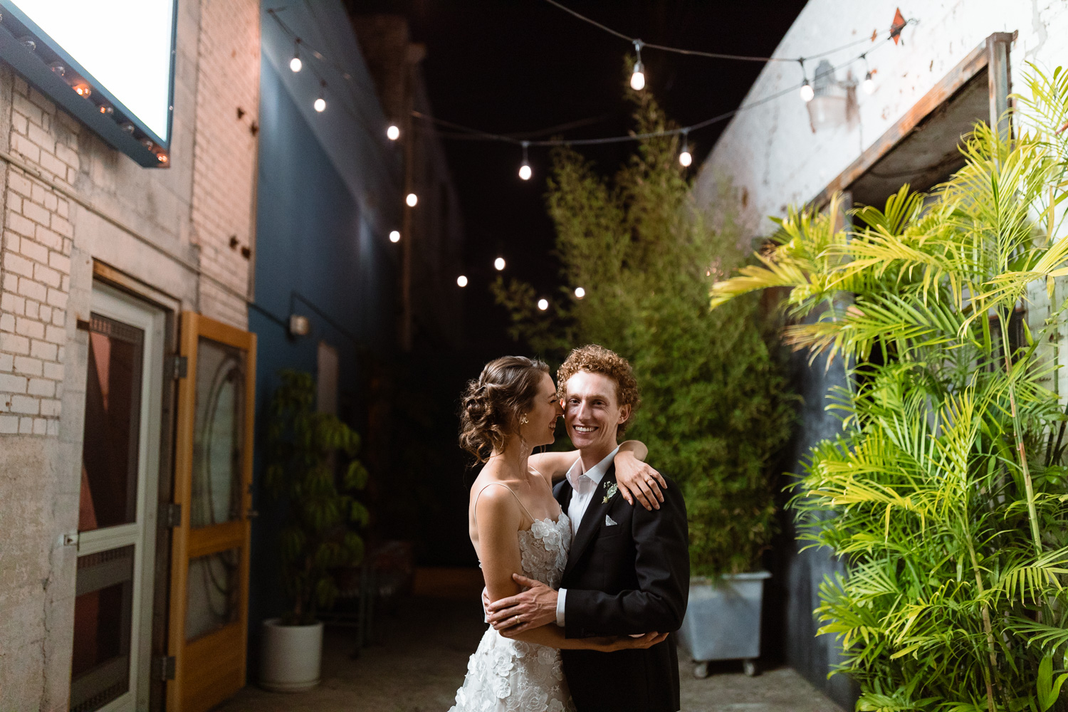 196-Grass-Room-DTLA-Los-Angeles-Real-Wedding-Photos-Ryanne-Hollies-Photography-275.JPG