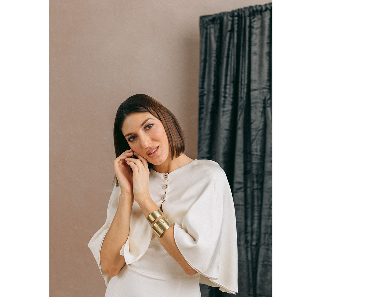 Toronto-Bridal-Boutique-Dress-Designer-Collection-Lookbook-Campaign-Aurelia-Hoang-2021-Fashion-29.PNG