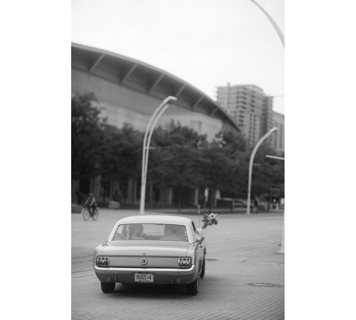 downtown-toronto-rooftop-elopement-vintage-inspiration-67.PNG