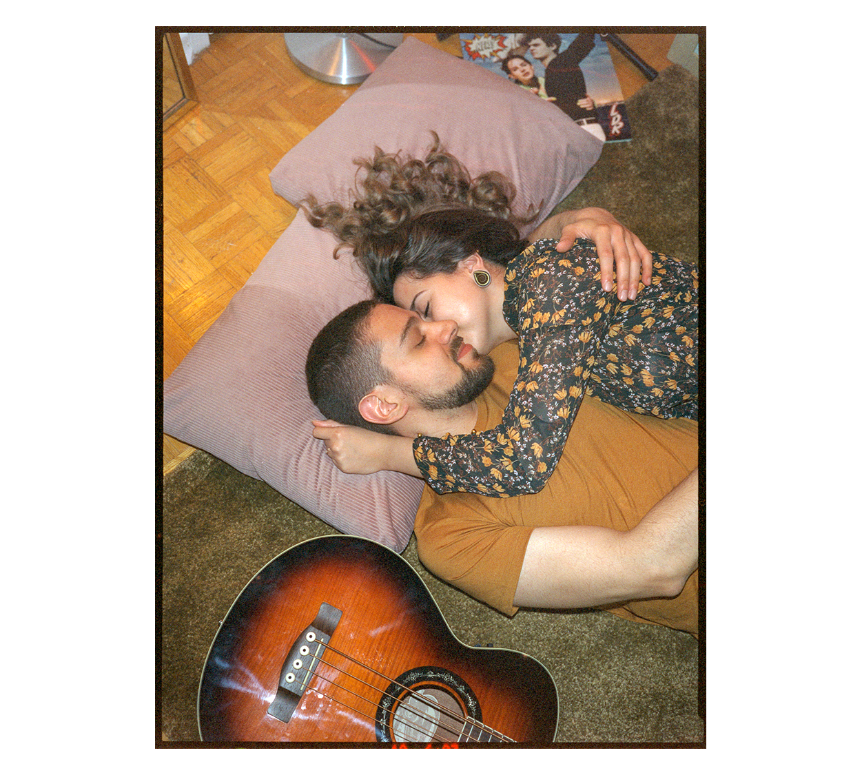 Vintage-Cool-Hipster-Alternative-in-home-couples-engagement-photos-music-vinyl-in-toronto-20.PNG