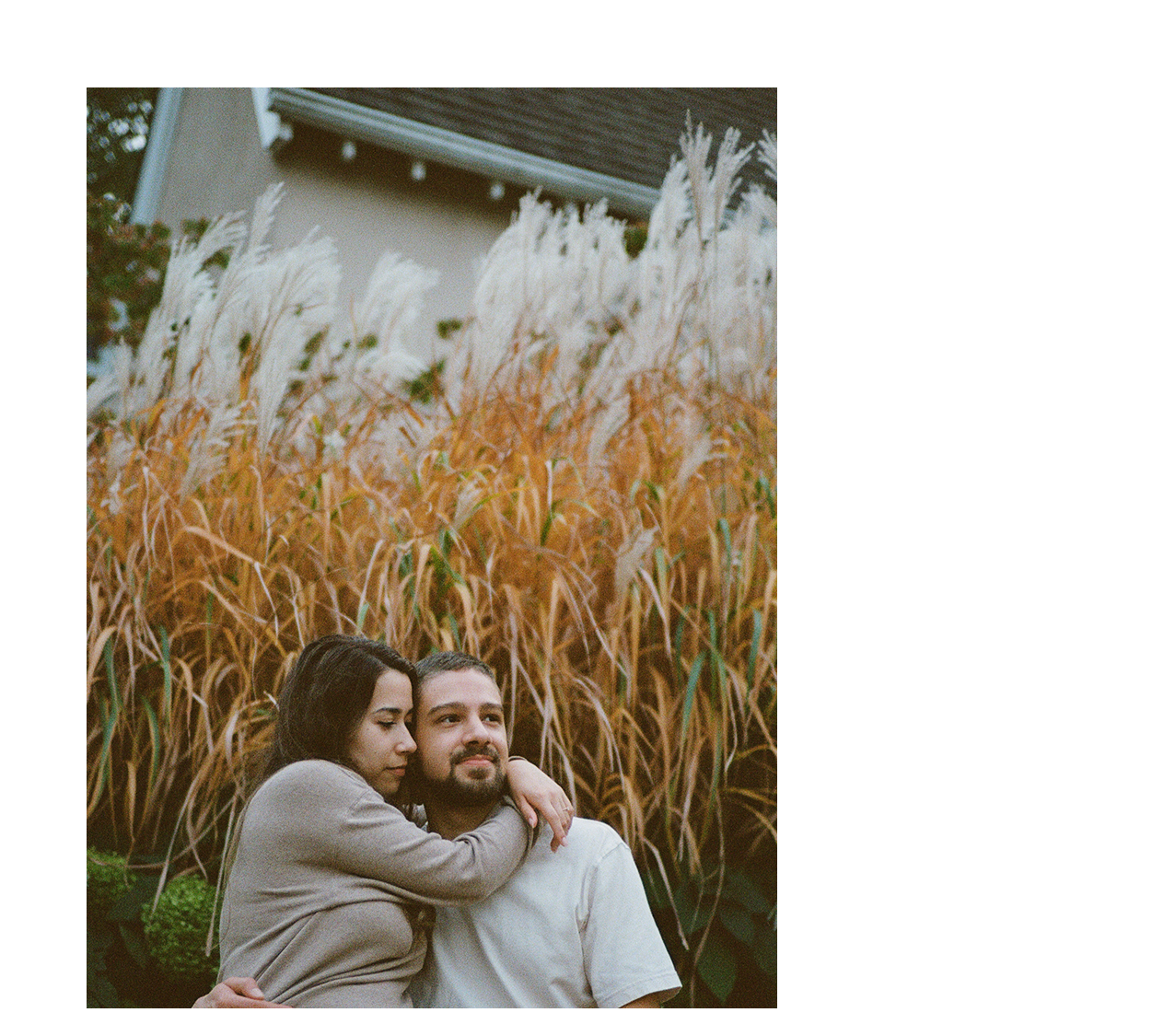 Vintage-Cool-Hipster-Alternative-in-home-couples-engagement-photos-music-vinyl-in-toronto-50.PNG