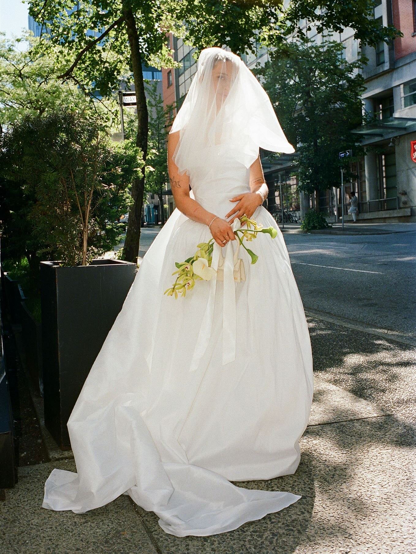 Van City with Cat + Mike

June kicked off our Canadian Summer Tour &lsquo;25. Starting in Vancouver with these two was a real treat 🍰

#weddingday #vancouverweddingphotographer #vancouverweddingphotography #filmweddingphotographer #analogwedding #we
