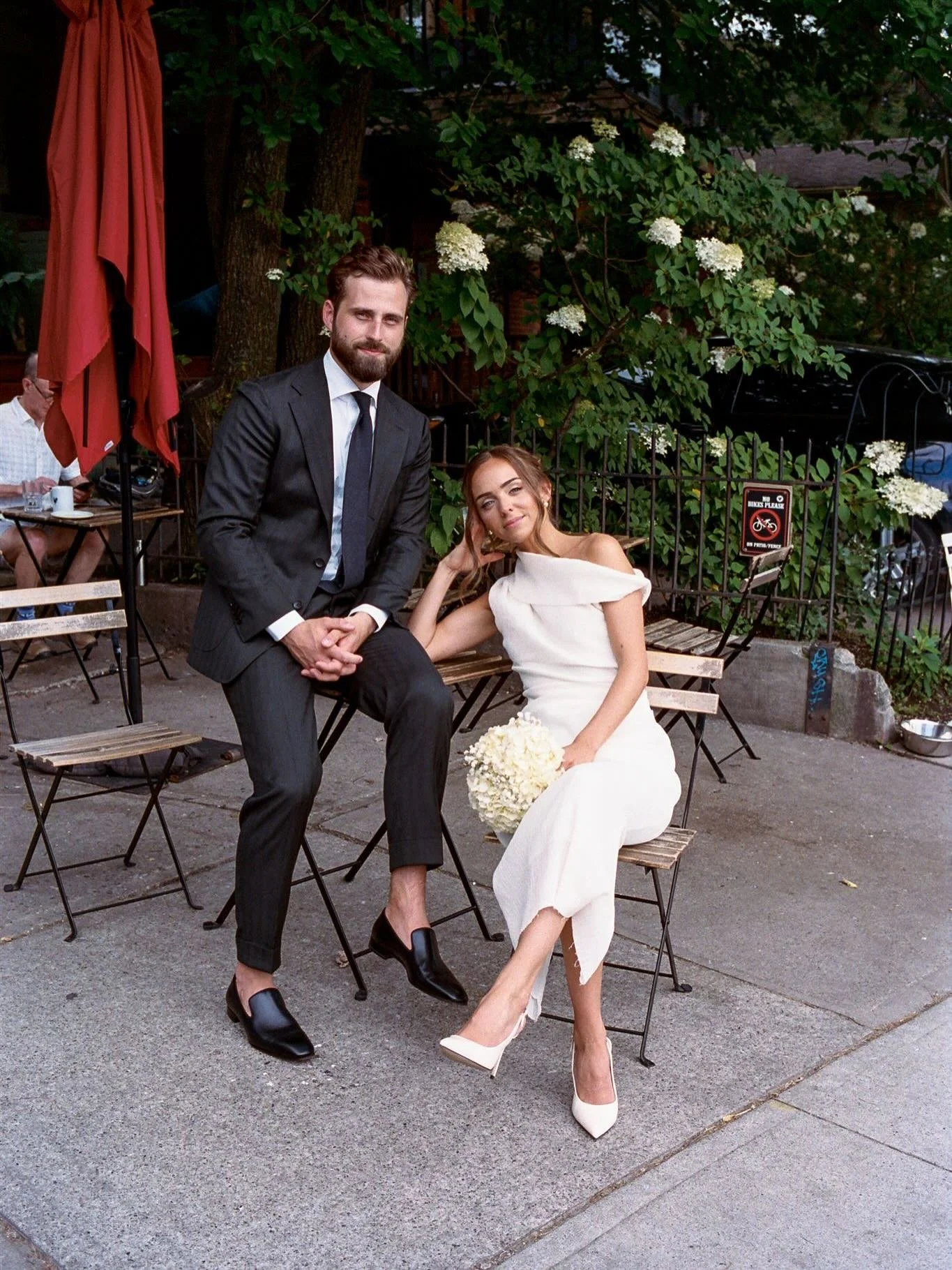 East End love 💛 

#torontoelopement #elopeintoronto #torontoweddingphotography #torontoweddingphotographer #analogweddings #analogweddingphotographer