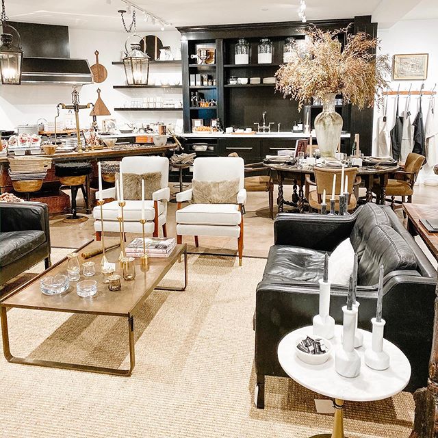 So much fun exploring the new @fieldandfort this weekend! They did an amazing job with this spot! Find more photos of this space in my stories. #curated #beautiful #design #summerland