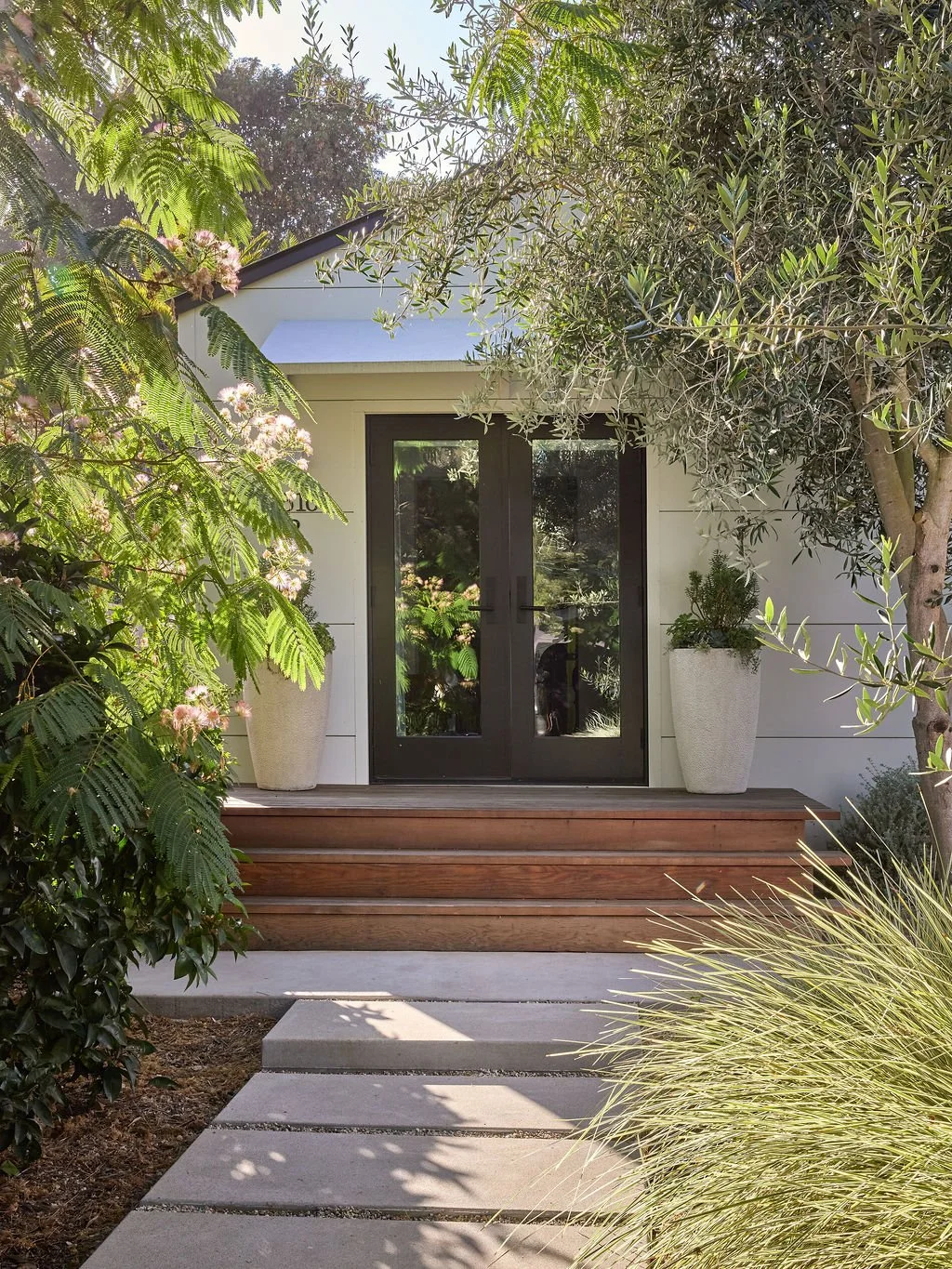 BryanADU_HayleyBridgesDesign_SantaBarbara - Exterior 5.jpg