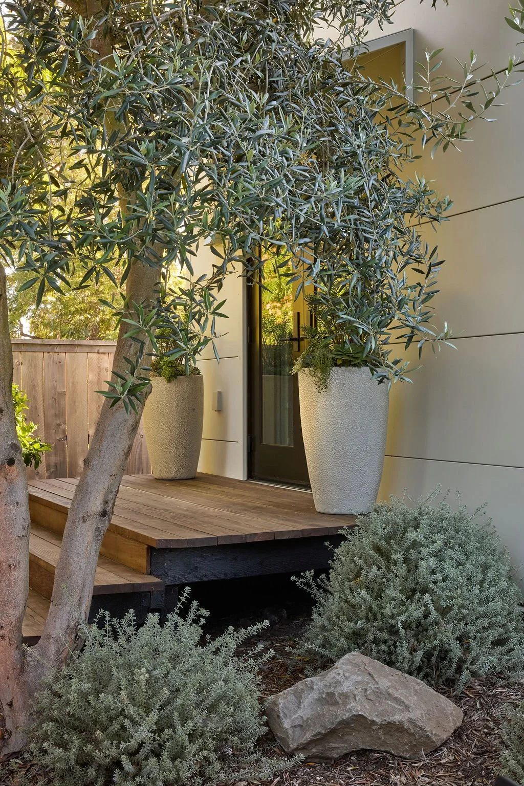 BryanADU_HayleyBridgesDesign_SantaBarbara - Exterior 6.jpg