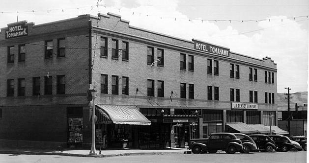 The Hotel Tomahawk in 1940. Photo credit: Sweetwater County Historical Museum