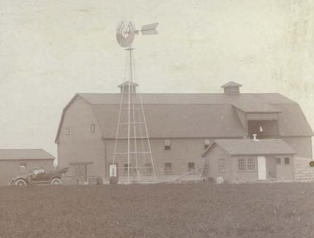 East facade Corthell Barn early 1900s.png