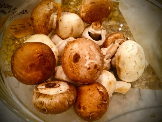 ahh mushrooms, easily one of my favorite foods. any excuse to incorporate these i take it! also a great source of vitamin d.