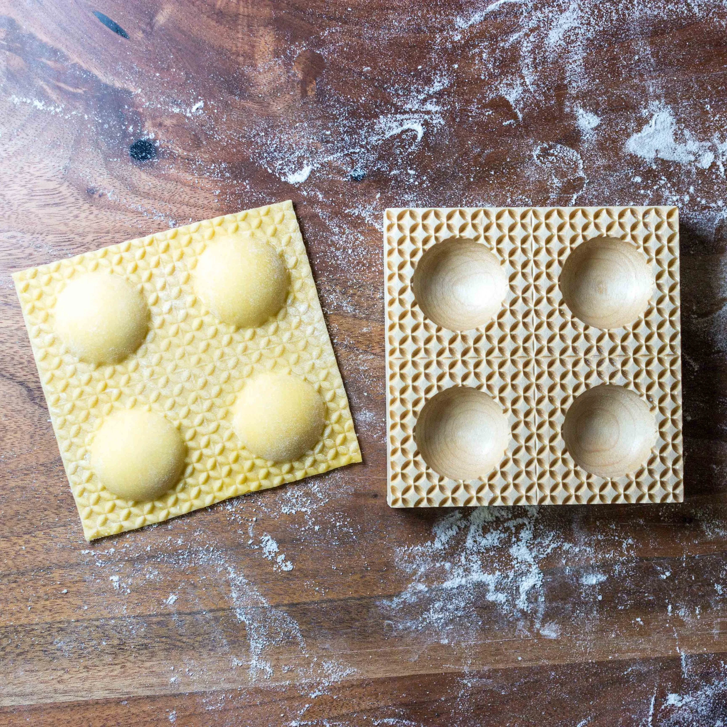 Ravioli_mold_1_lowres.jpg