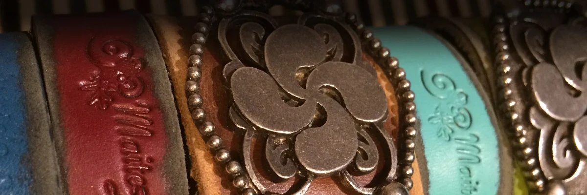 header_bracelets_the_one.jpg