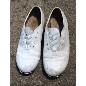 onepolishedcloggingshoe.jpg