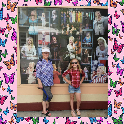 Dollywood-picture-wall.png