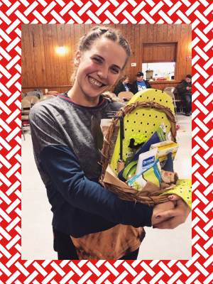 prize-baskets-lucky-Hannah-Yellow-Rose-Cloggers.png