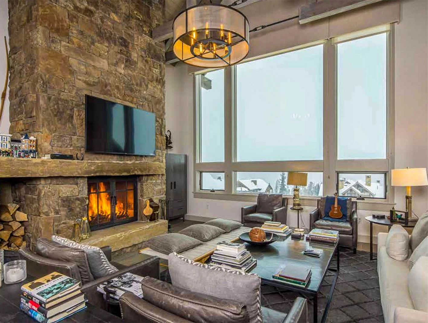 CABIN B GREAT ROOM.jpg