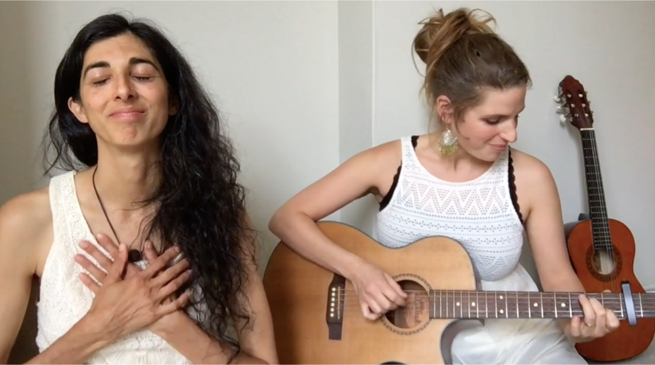 Amy-Bisazza-Vaishnavi-Brassey-Kundalini-mantras-joy.png