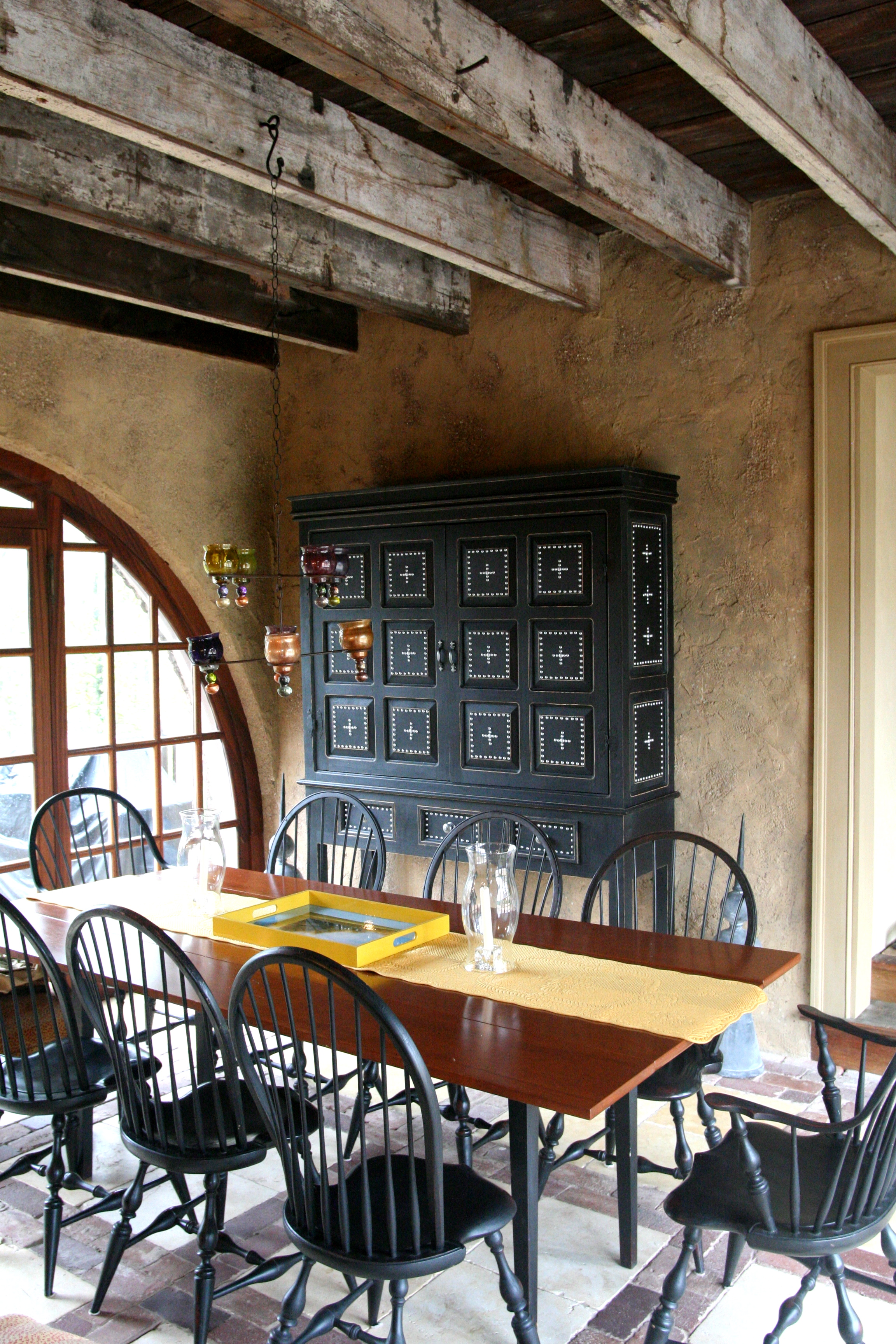 rustic walls and beams.jpg