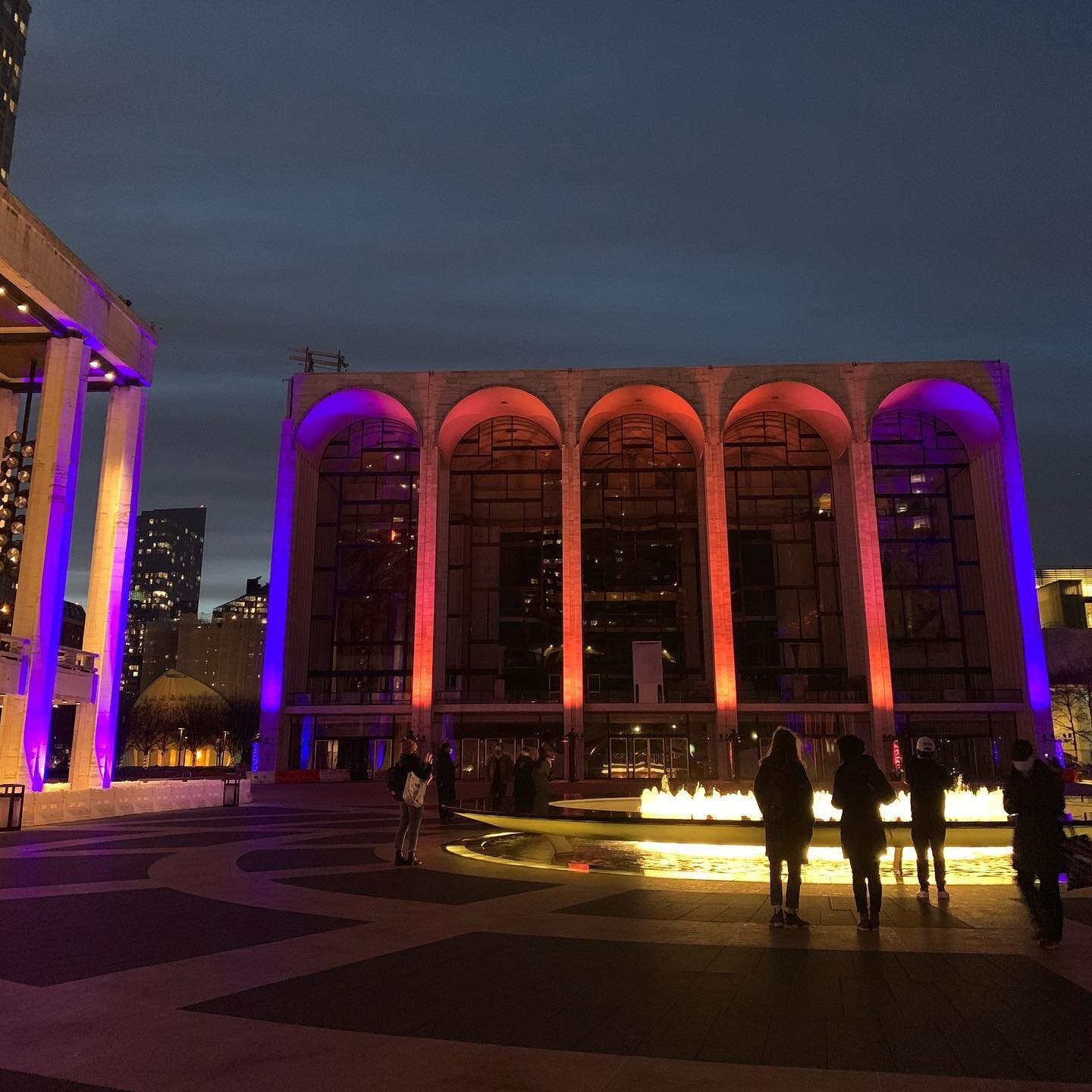 from the other weekend. cheers to Friday ☺️

#newyork #nyc #ny #lincolncenter #art #sculpture #architecture #colors #metopera is the #beautiful building there with the arches. I used to sit in this area to work on stuff, paint or have Whole Foods to-