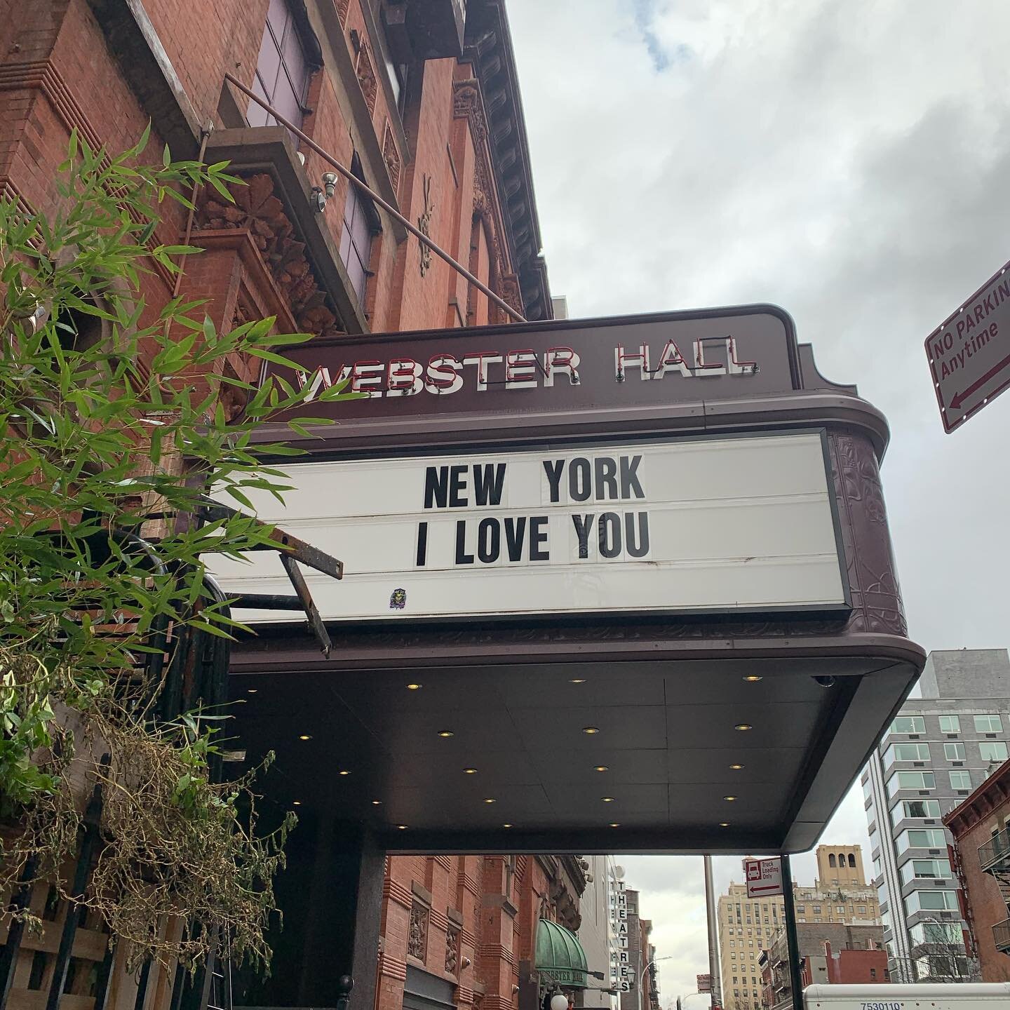 around the city

#newyorkcity #nyc #ny #city #manhattan #streets #goodmorning when i stumbled across this the other day it had made me smile lol #webster #websterhall