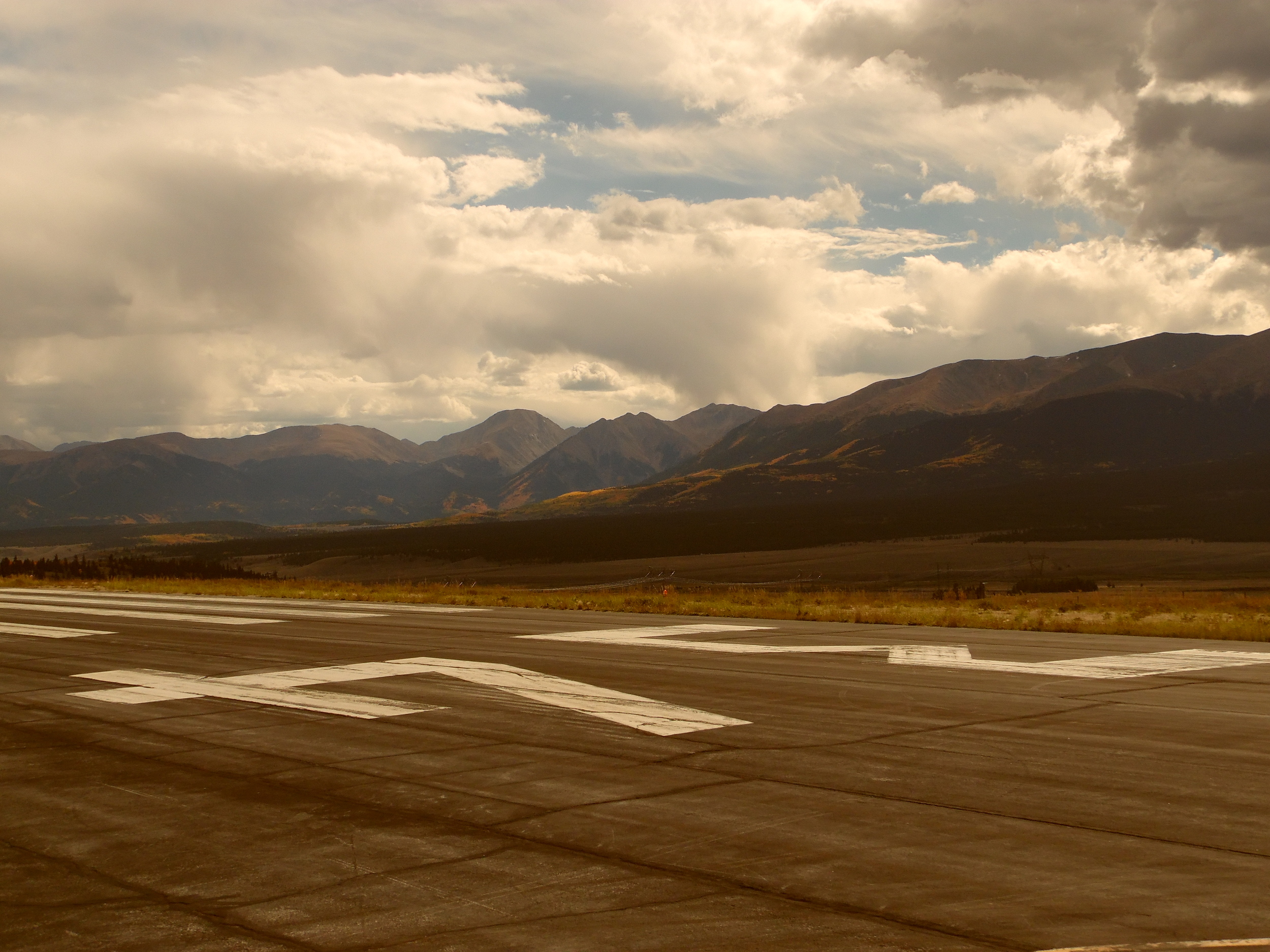  Leadville-Lake County Airport   KLXV   North America's highest   Contact Us  