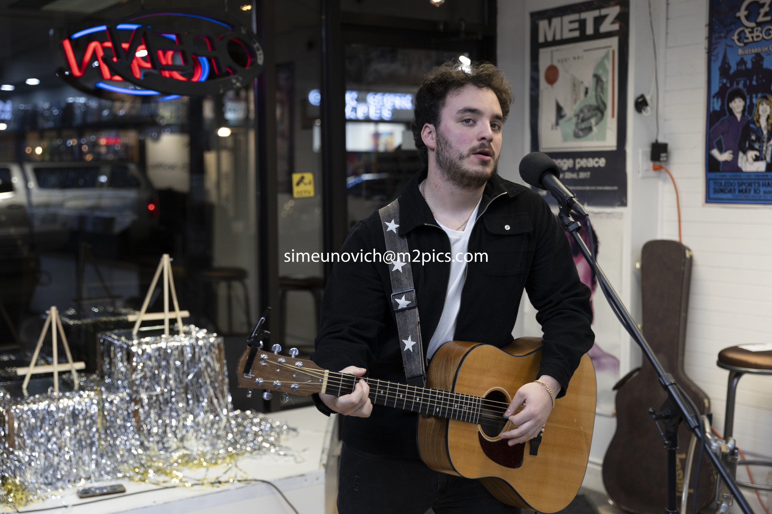 Stephen Stanley Band, Evan Rotella at Kops Dec 15, photos by Mikki ...