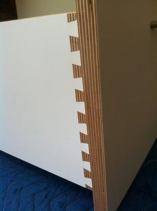 Dovetail draw detail