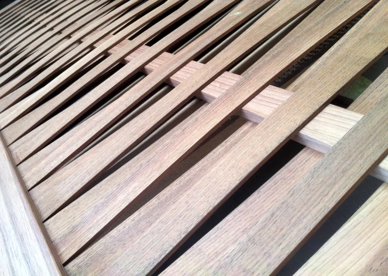 Woven privacy screens