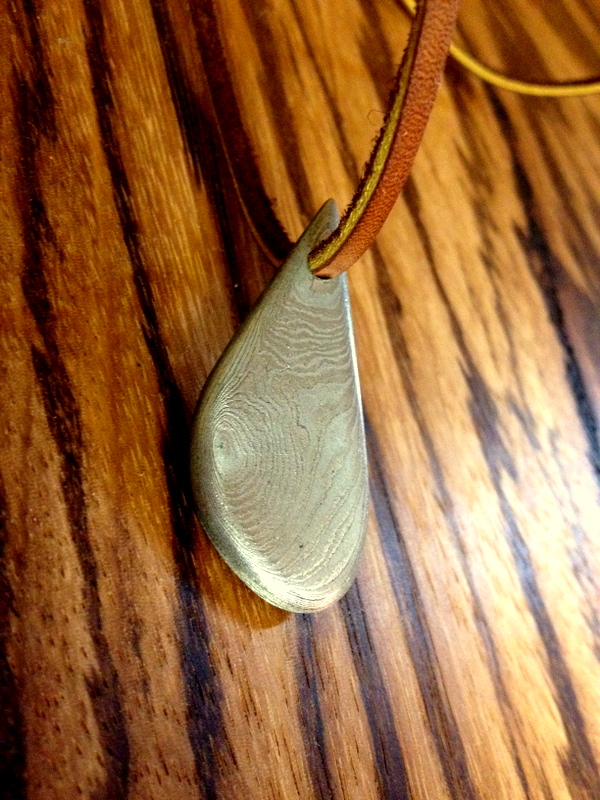 Sumi pendant 